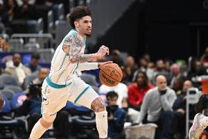 黄蜂主帅：三球是我们的核心支柱 他一心想留在夏洛特